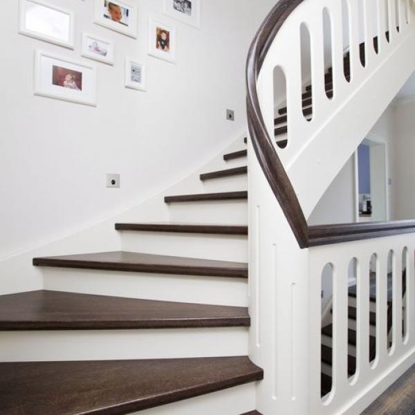 weiße Treppen